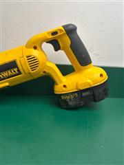 DeWalt DC385 18V Cordless Variable Speed Reciprocating Saw W/ Battery